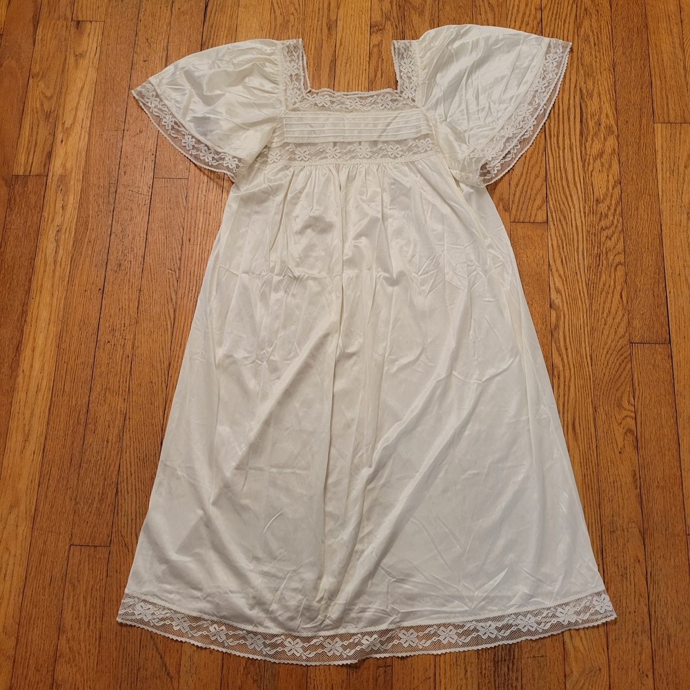Gossard Artemis S Nightgown Ivory Lace Vintage 70s Coquette Whimsy Fairy Bridal